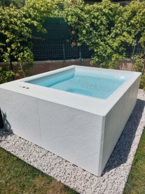 Minipiscina-Idromassaggio-da-esterno-nicolini srl